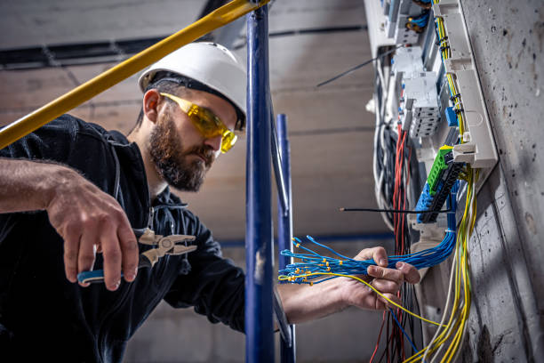 Best Commercial Electrician Services  in Emerald Lakes, PA